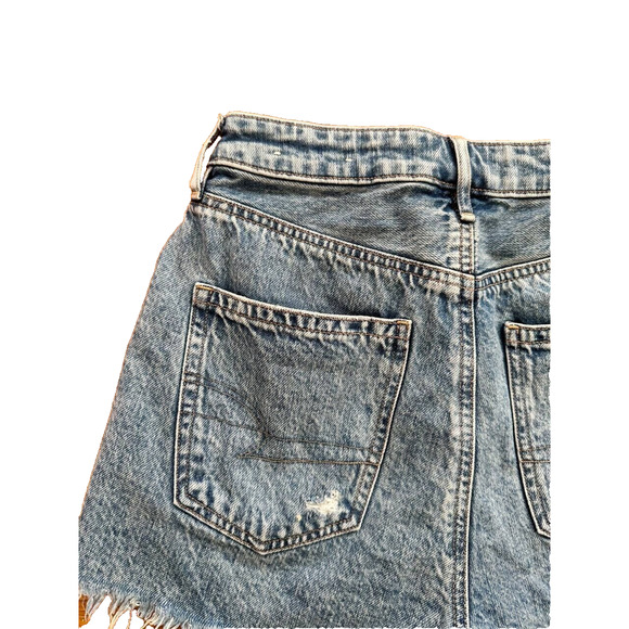 American Eagle Rise 90s Boyfriend Denim Cutoff Shorts Distressed 6 A000602 - Picture 3 of 10